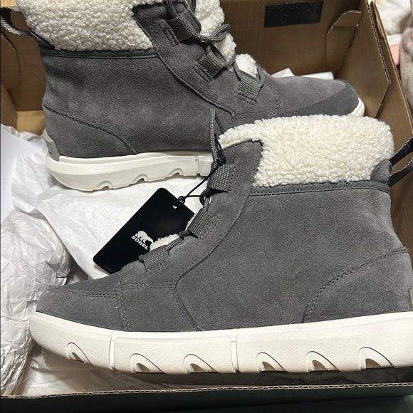 Sorel boots - Picture 5 of 6